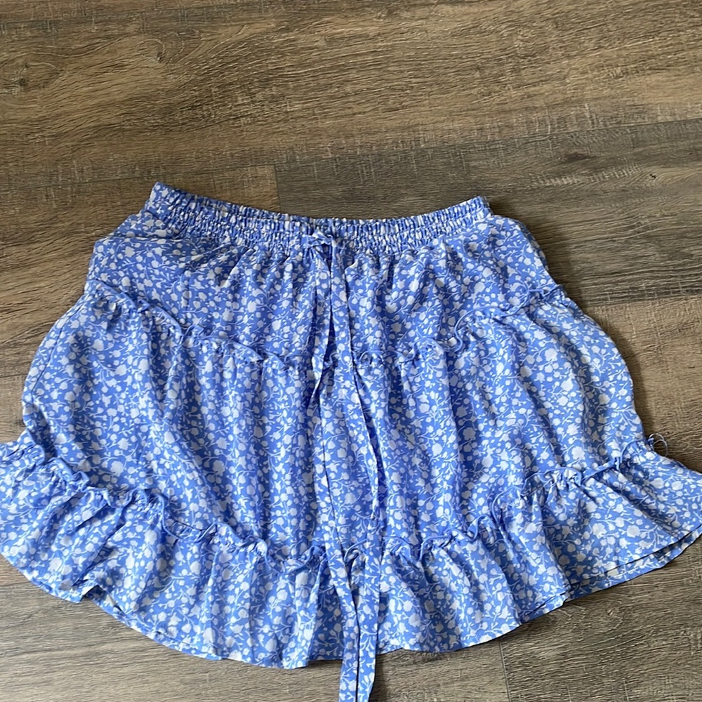 Flowy, floral skirt